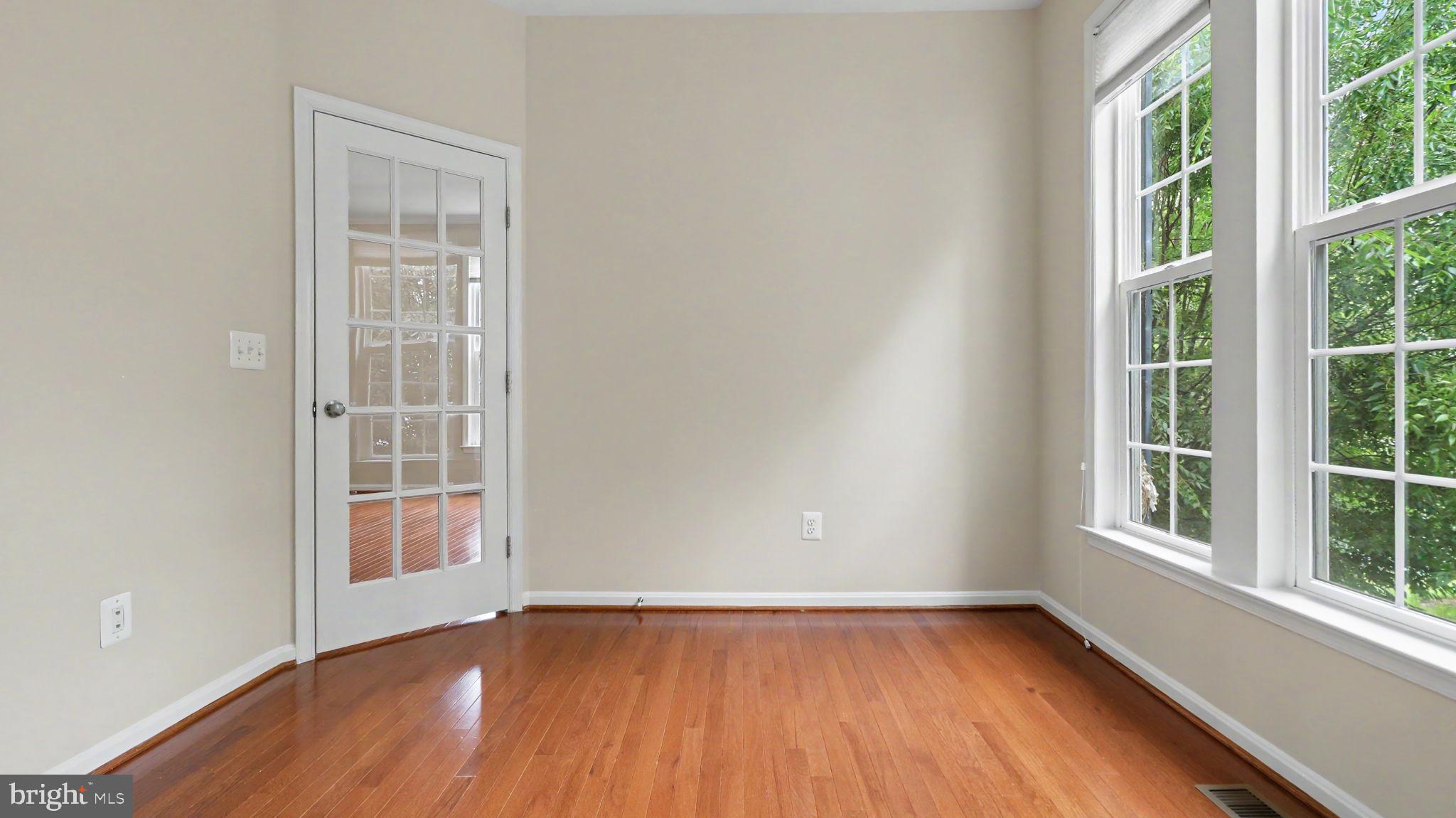 42371 TRELLIS SQUARE