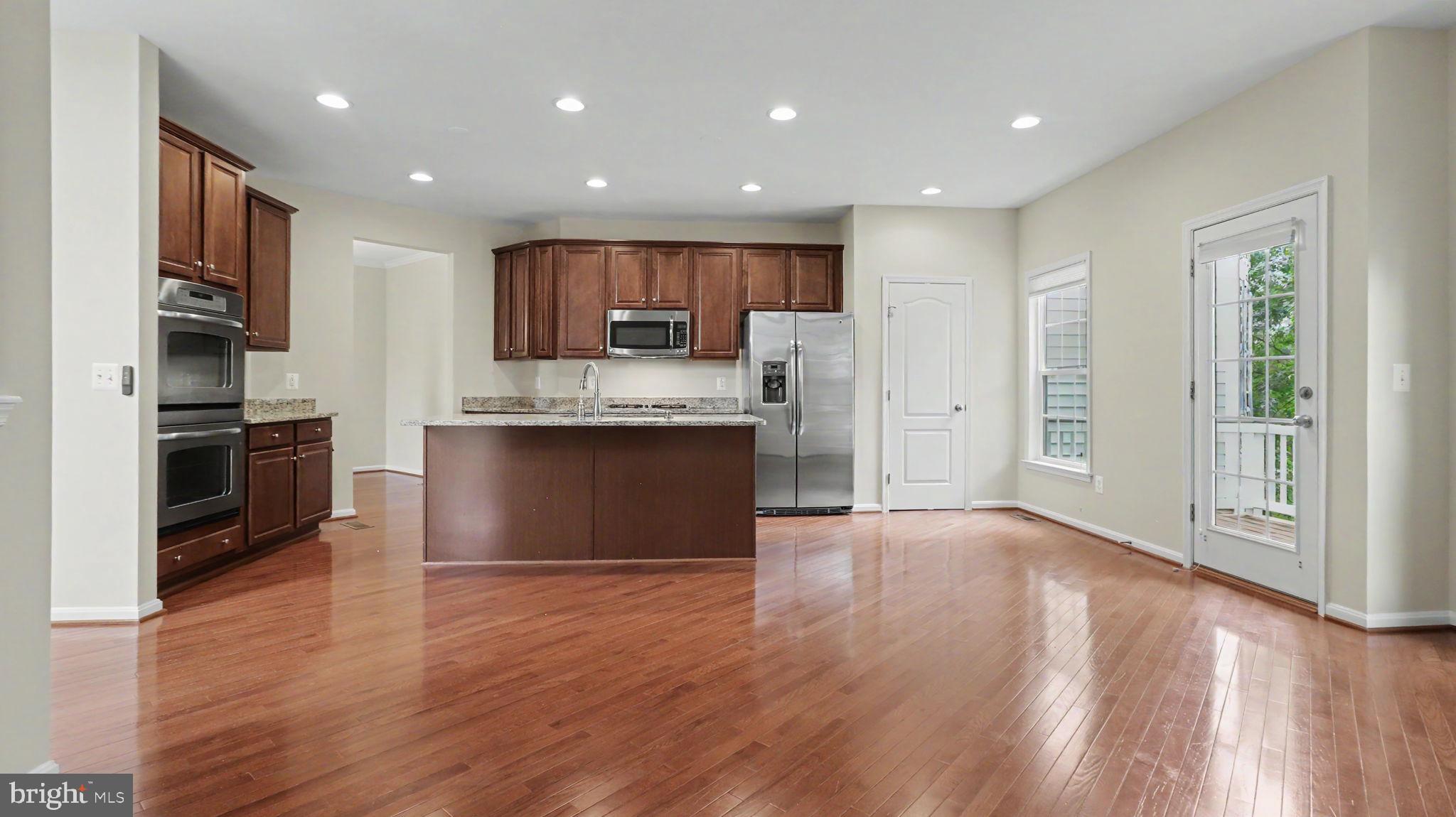 42371 TRELLIS SQUARE