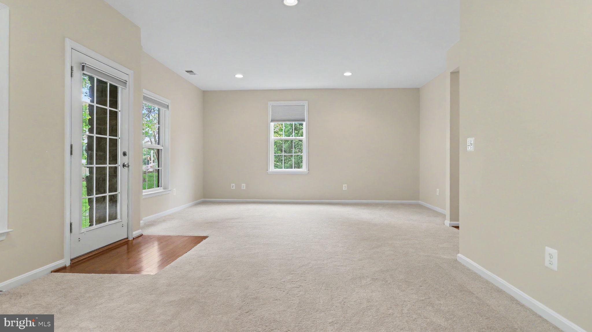 42371 TRELLIS SQUARE