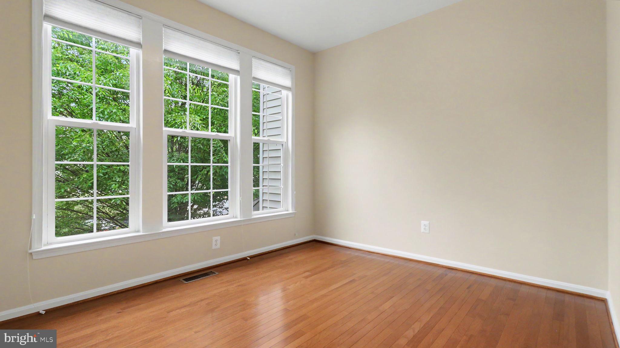 42371 TRELLIS SQUARE