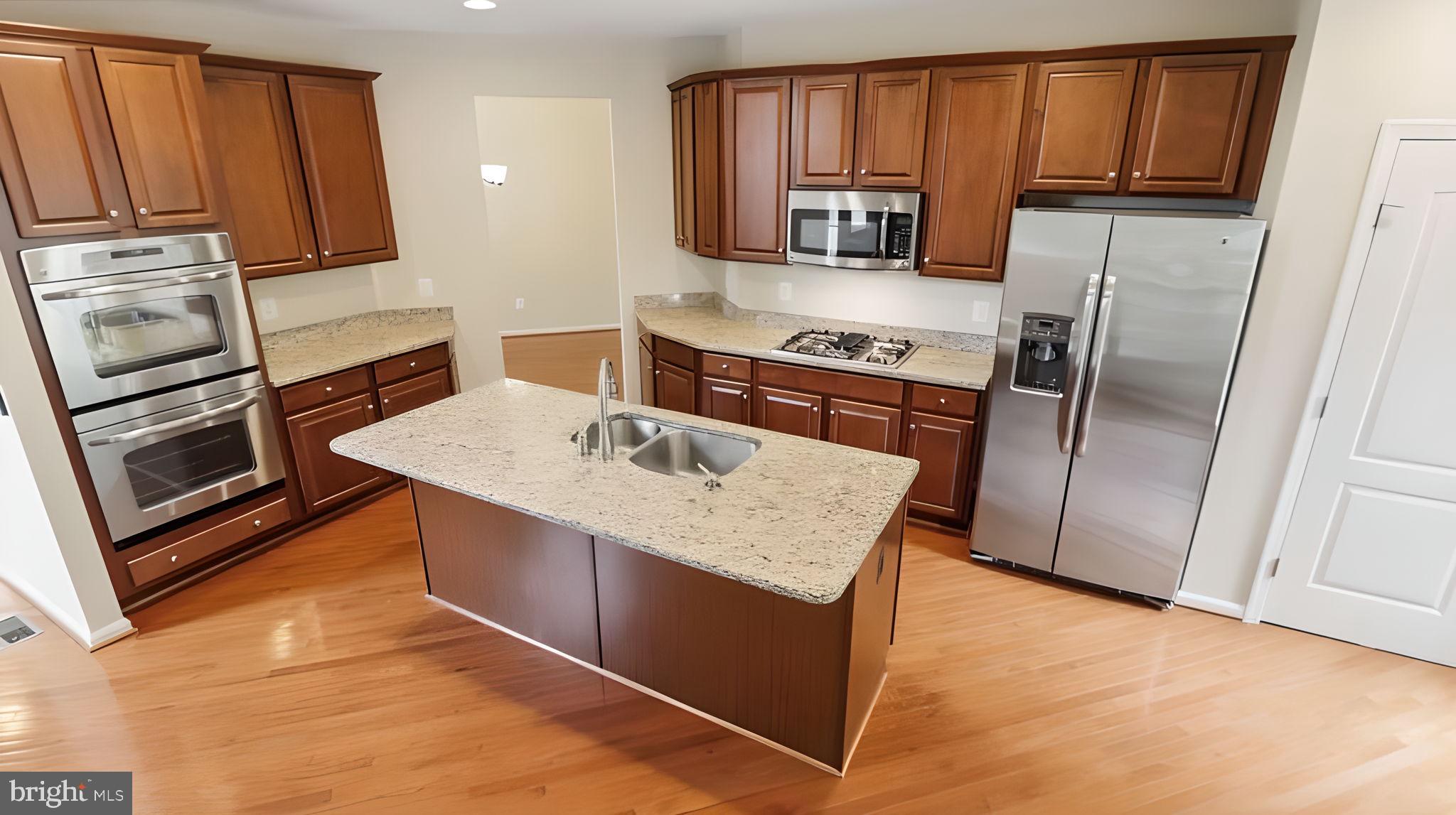 42371 TRELLIS SQUARE
