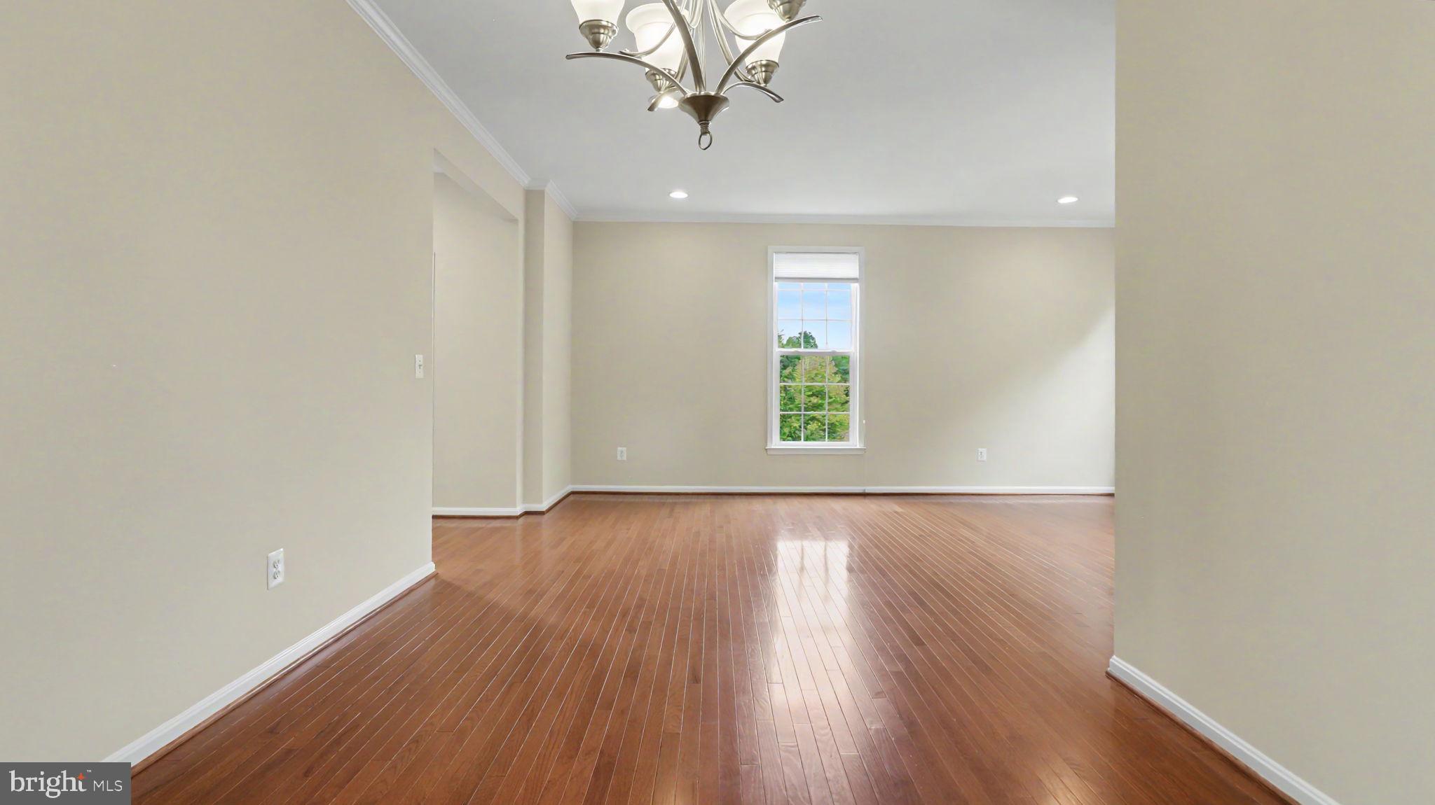 42371 TRELLIS SQUARE