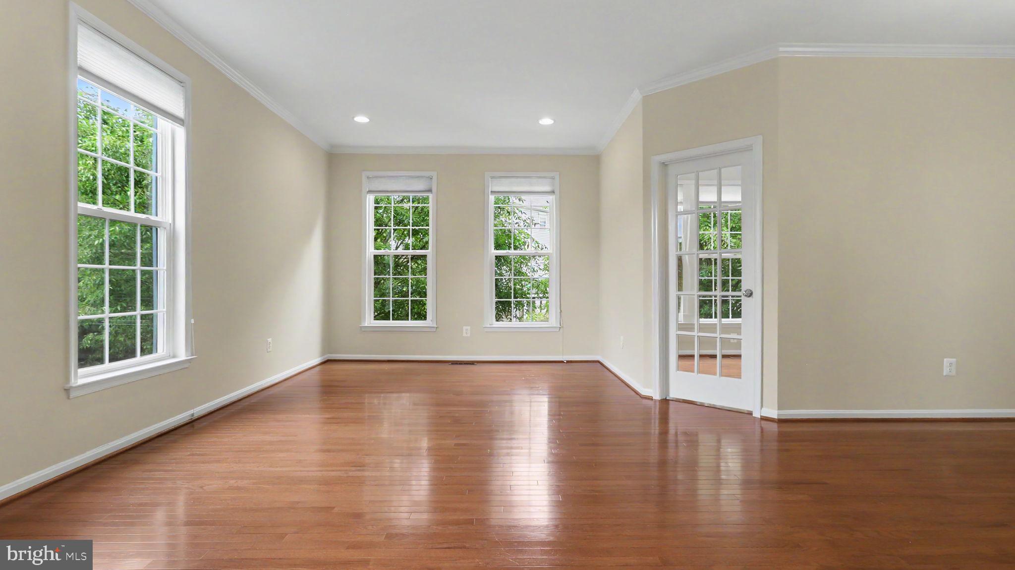 42371 TRELLIS SQUARE