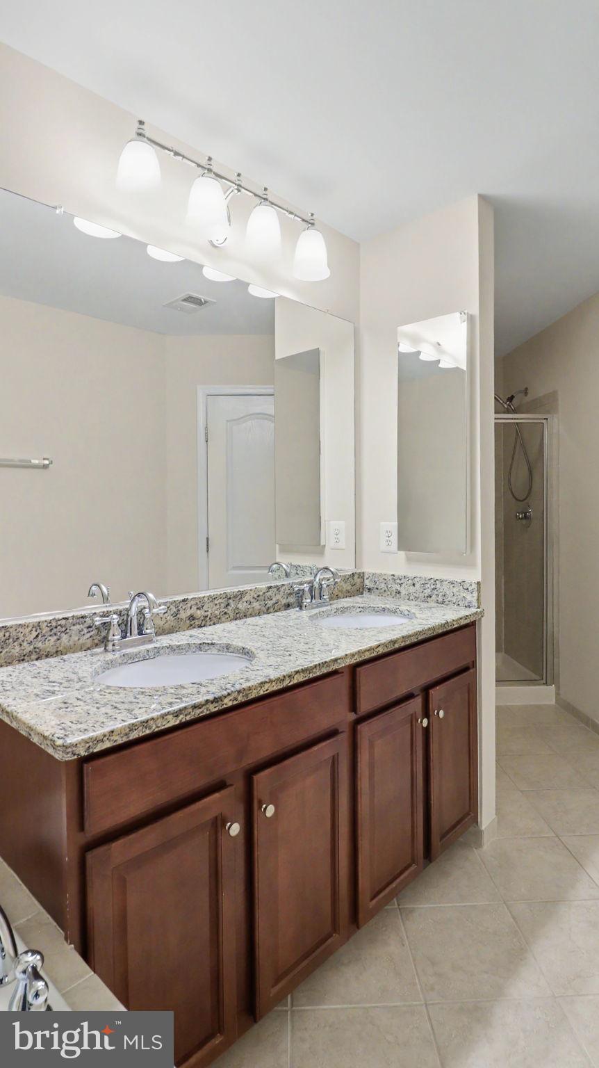 42371 TRELLIS SQUARE