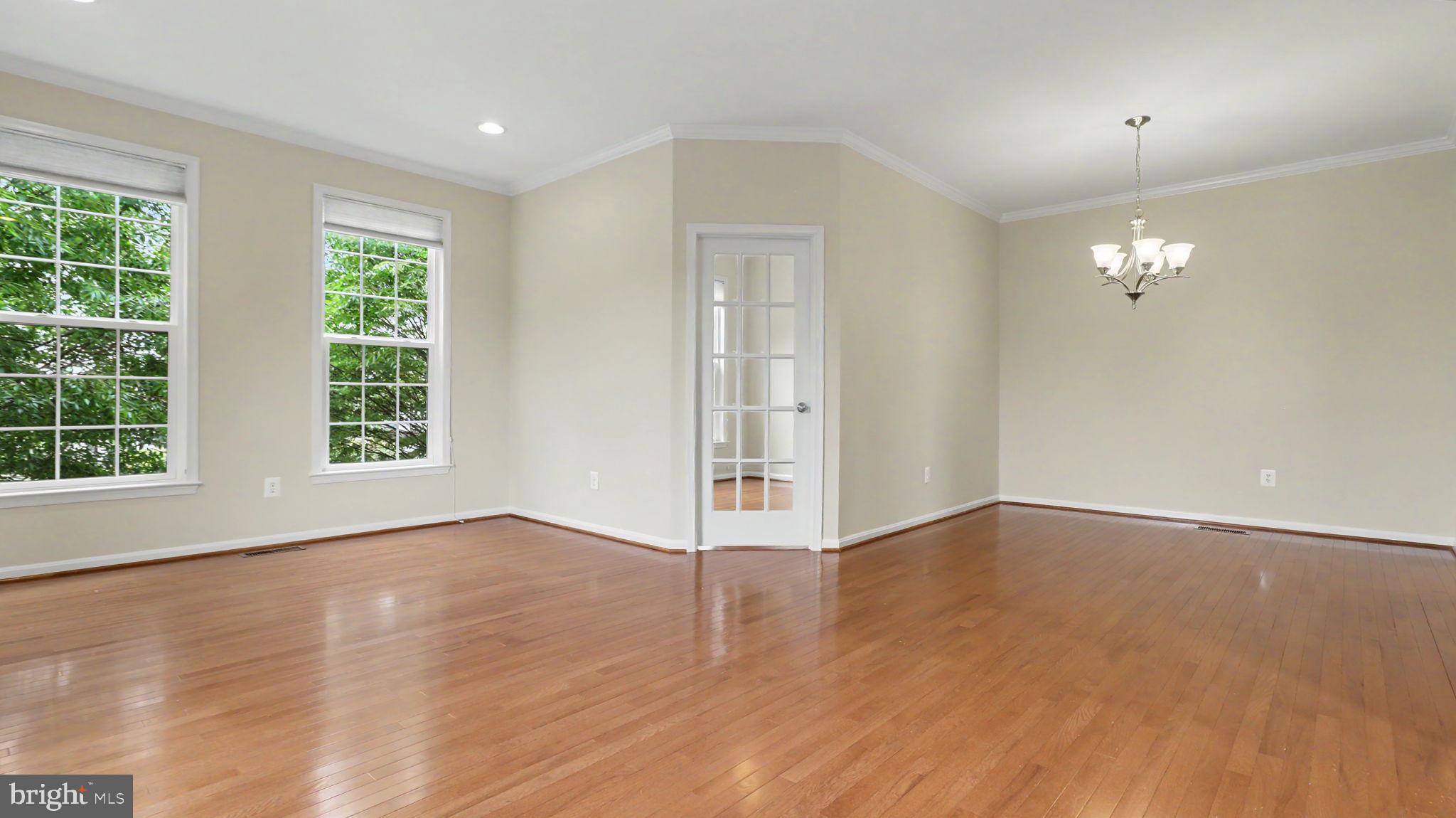 42371 TRELLIS SQUARE
