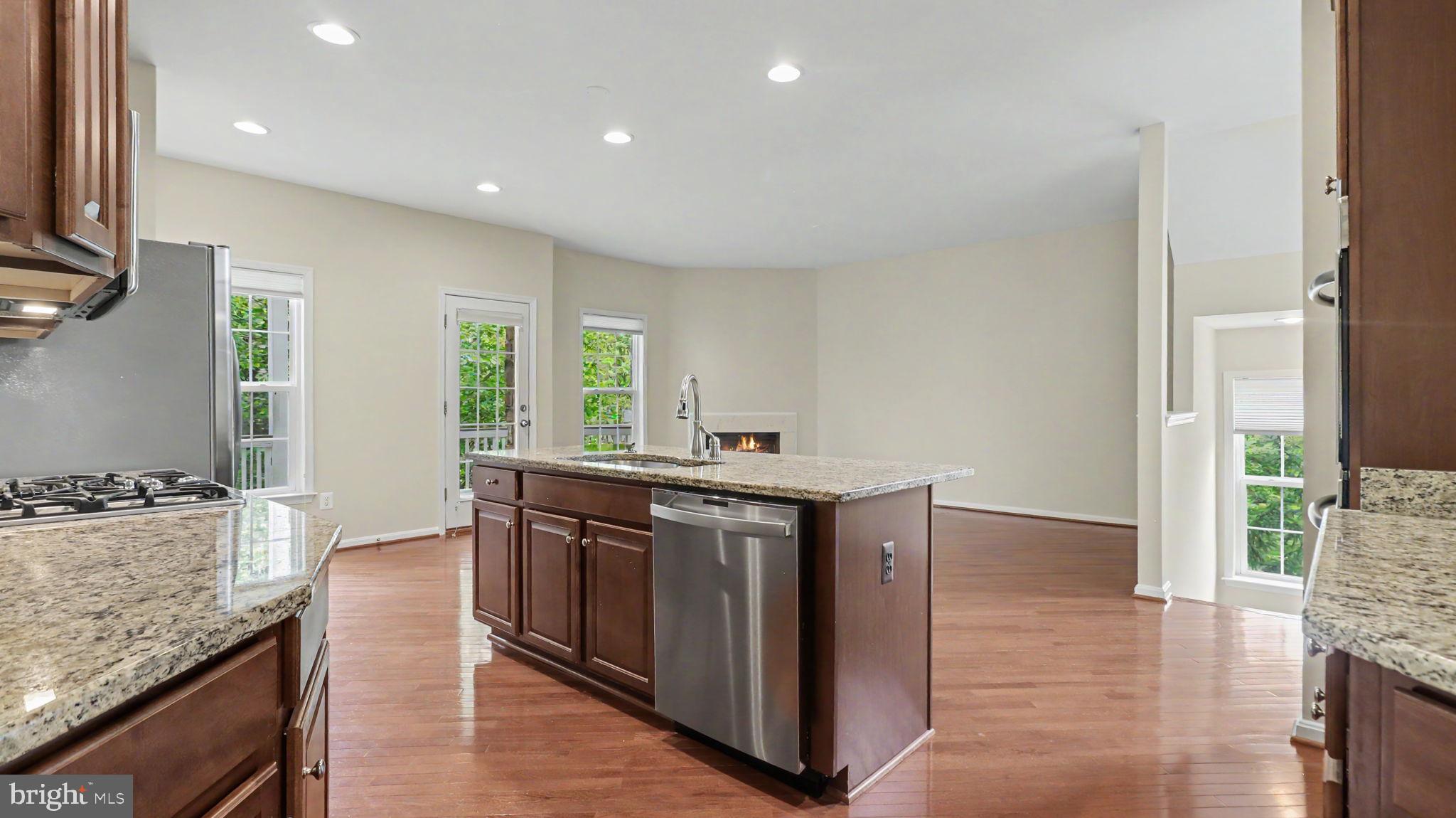 42371 TRELLIS SQUARE