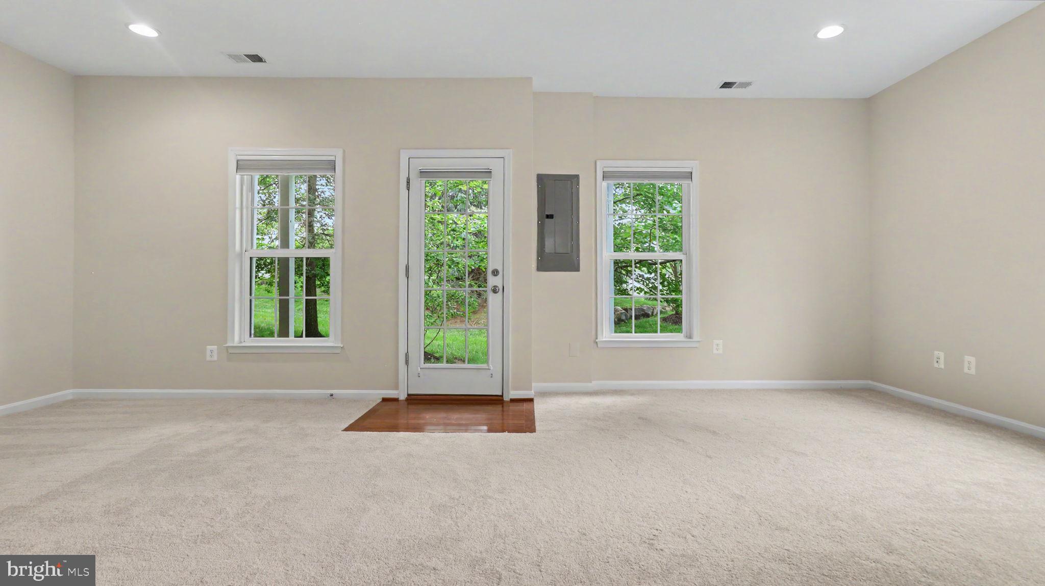 42371 TRELLIS SQUARE