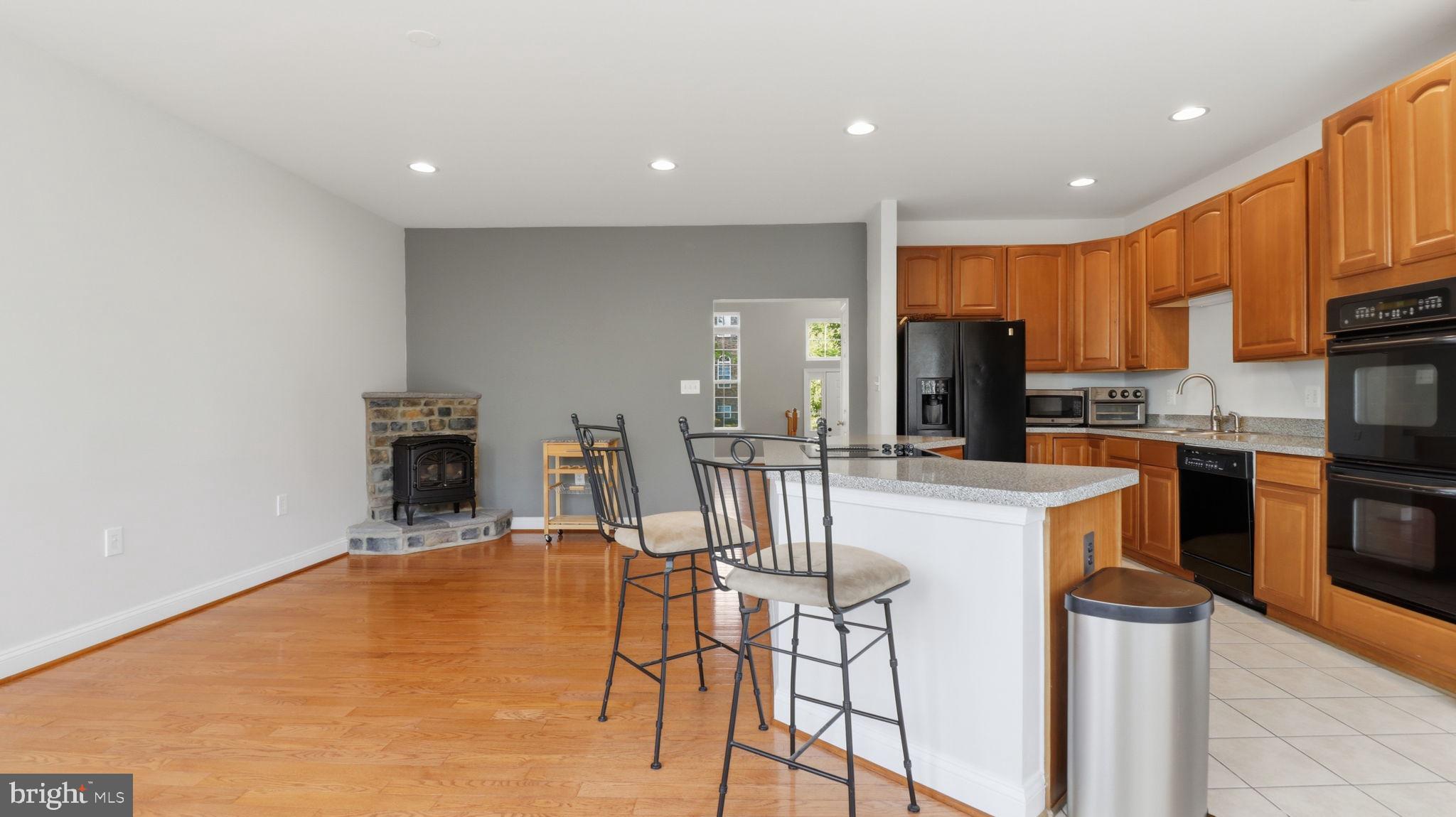 406 LEEDS RIDGE COURT