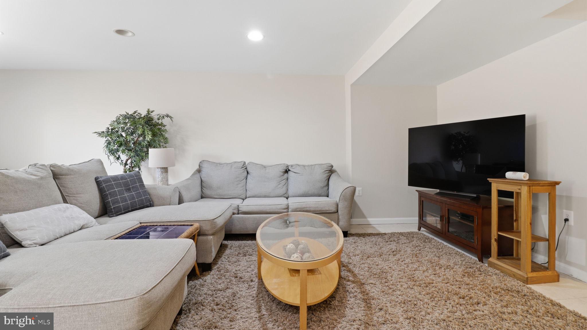 406 LEEDS RIDGE COURT