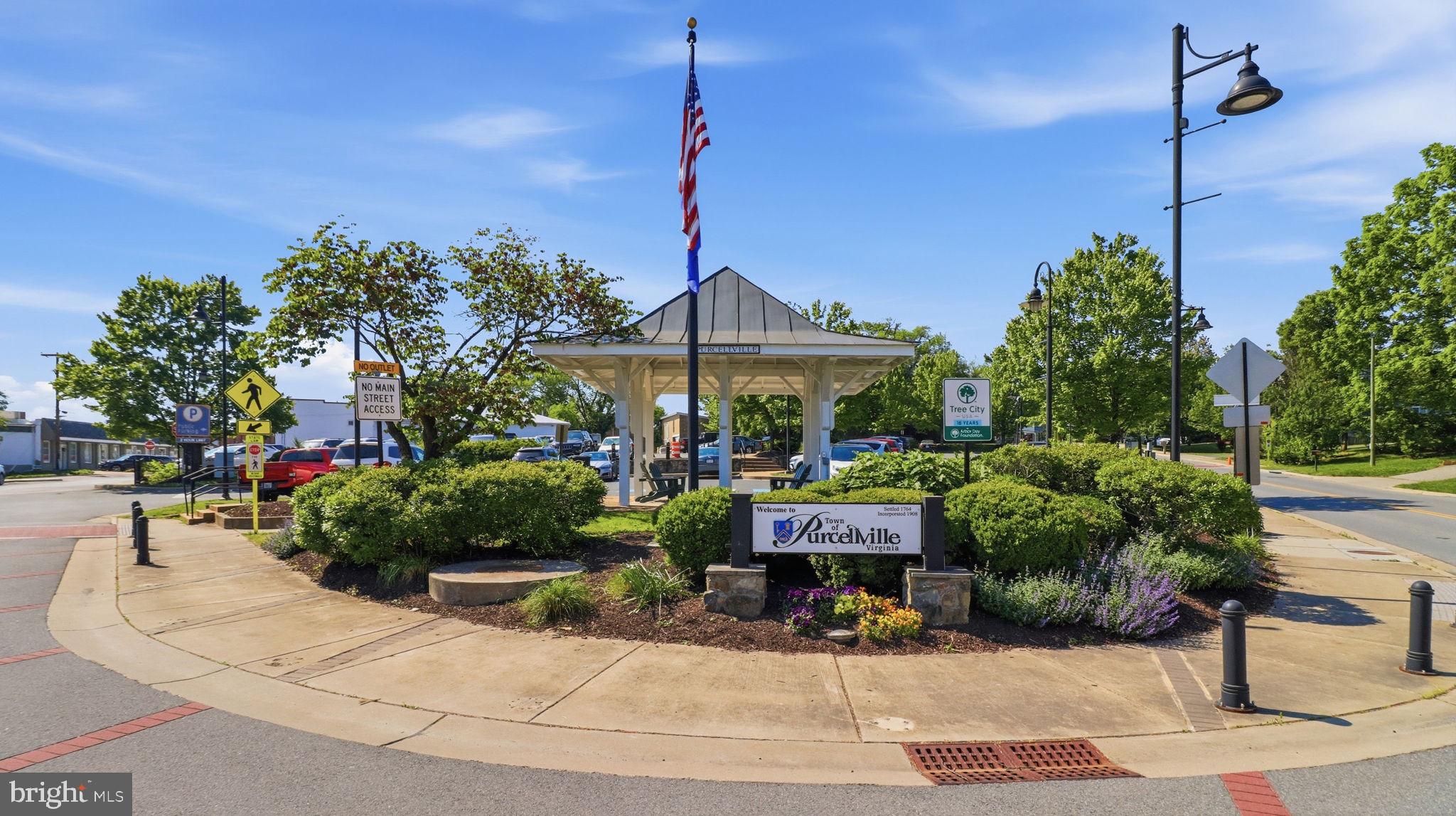 406 LEEDS RIDGE COURT
