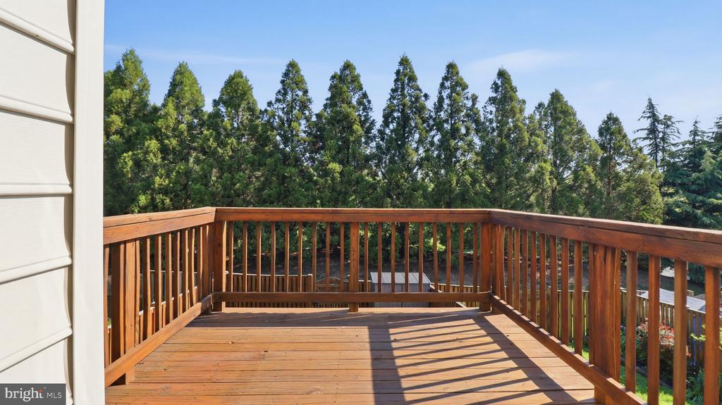 406 LEEDS RIDGE COURT