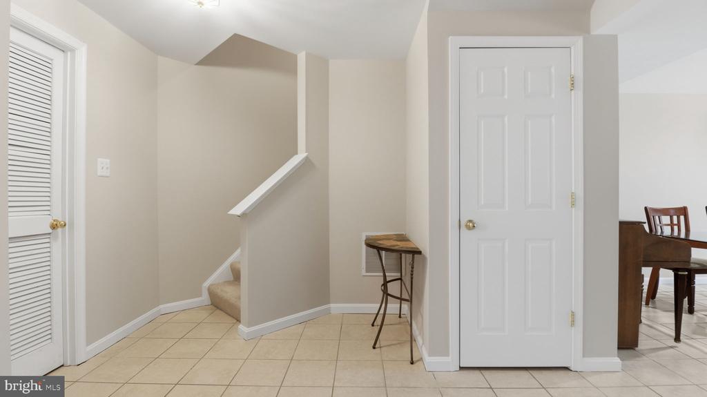 406 LEEDS RIDGE COURT