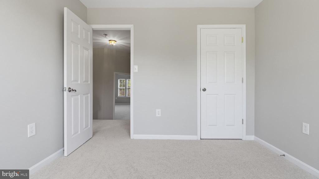 406 LEEDS RIDGE COURT