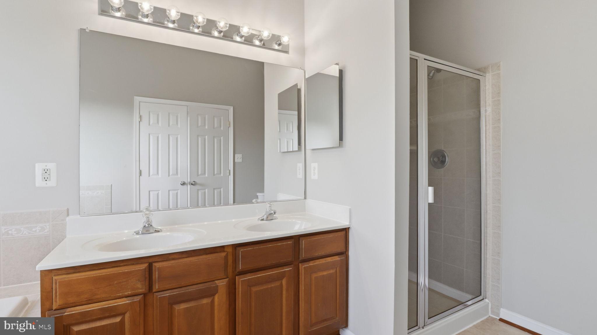 406 LEEDS RIDGE COURT
