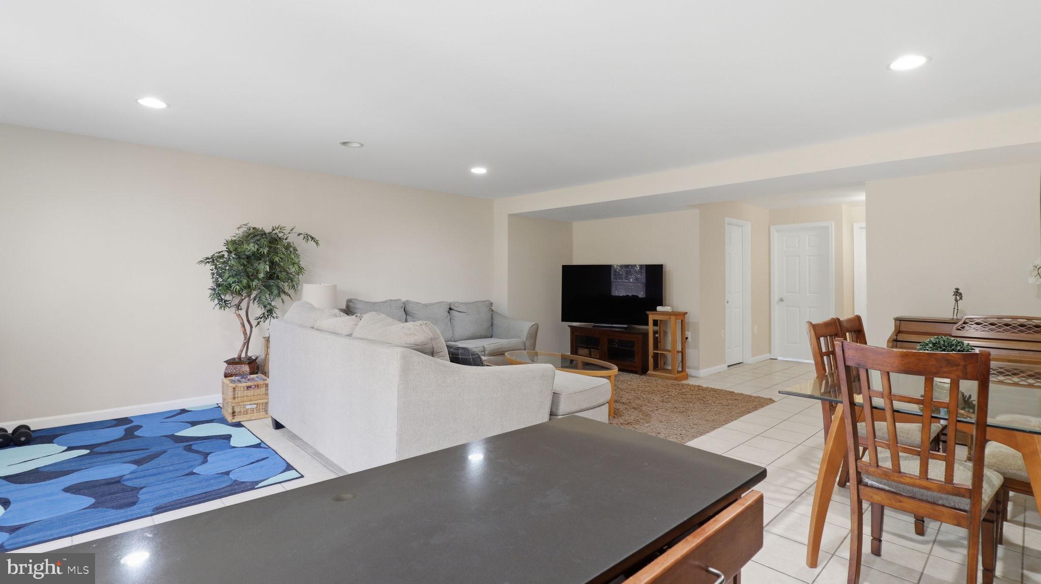 406 LEEDS RIDGE COURT