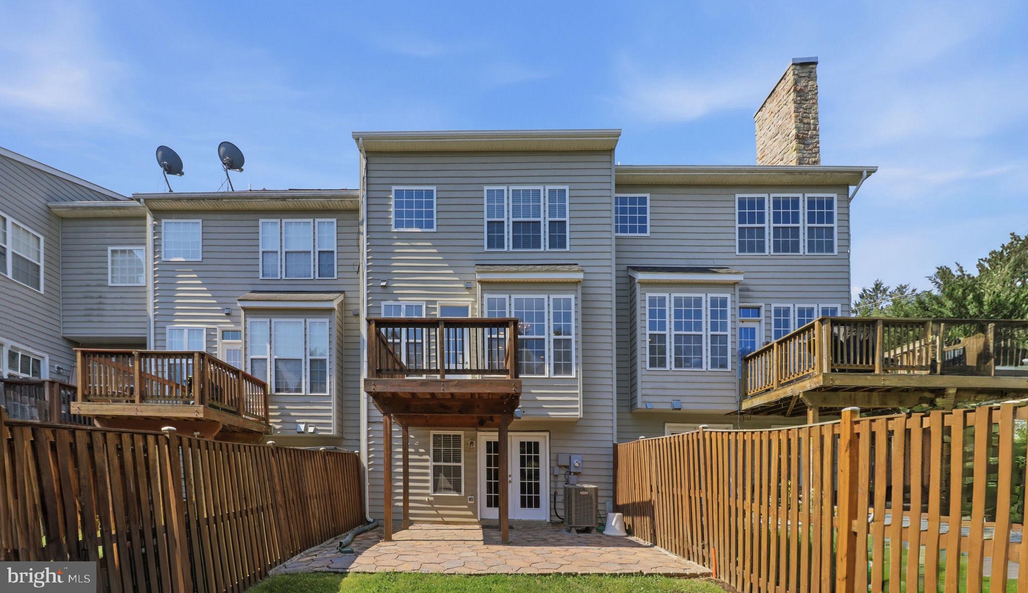 406 LEEDS RIDGE COURT