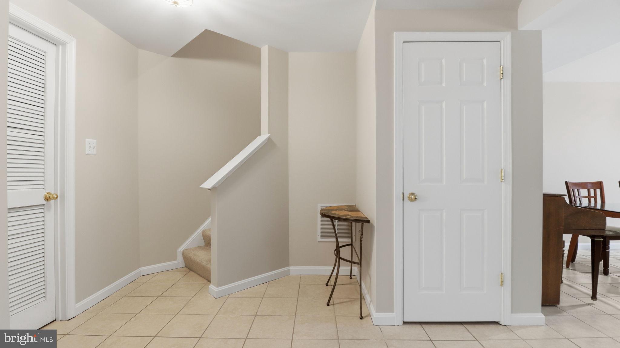 406 LEEDS RIDGE COURT