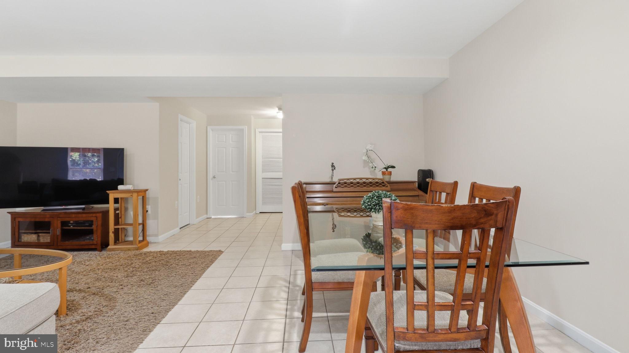 406 LEEDS RIDGE COURT