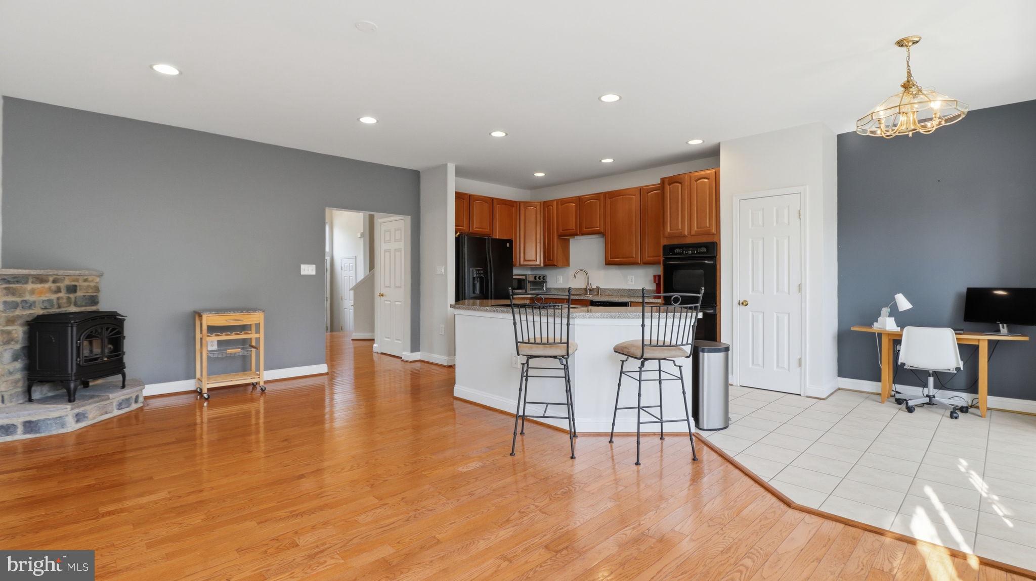 406 LEEDS RIDGE COURT