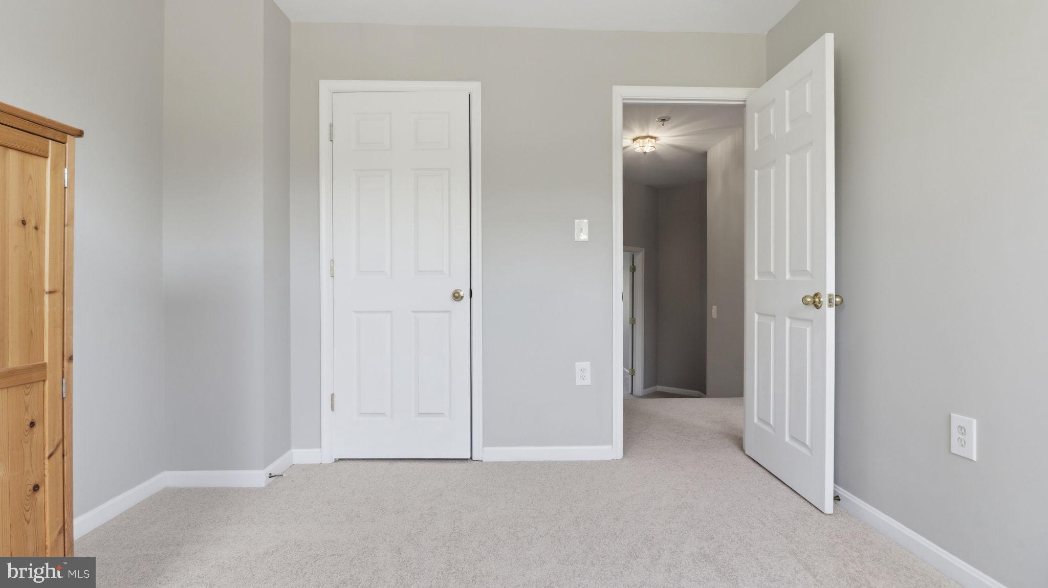 406 LEEDS RIDGE COURT