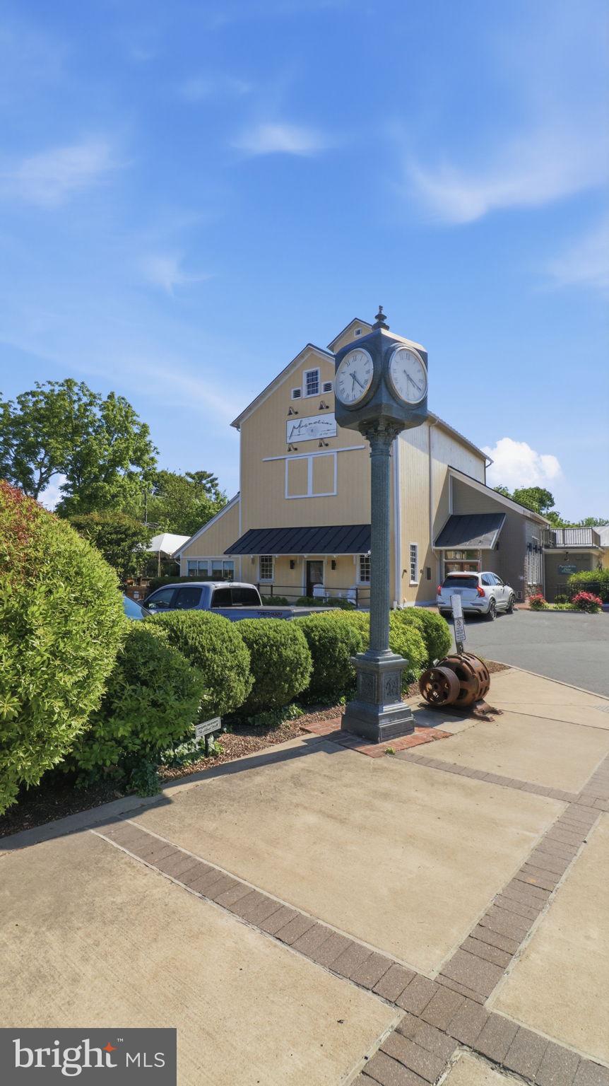 406 LEEDS RIDGE COURT