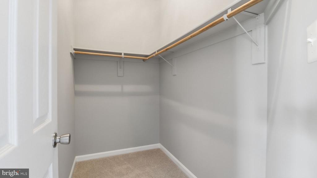 406 LEEDS RIDGE COURT