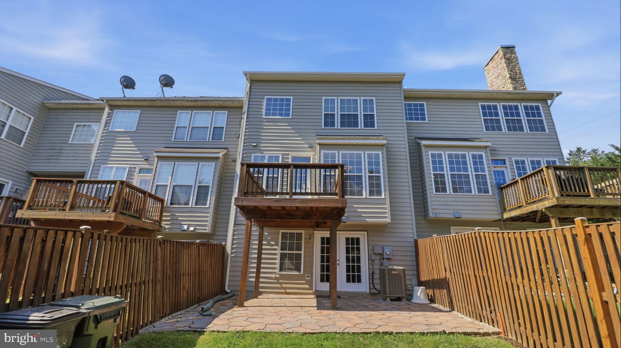 406 LEEDS RIDGE COURT
