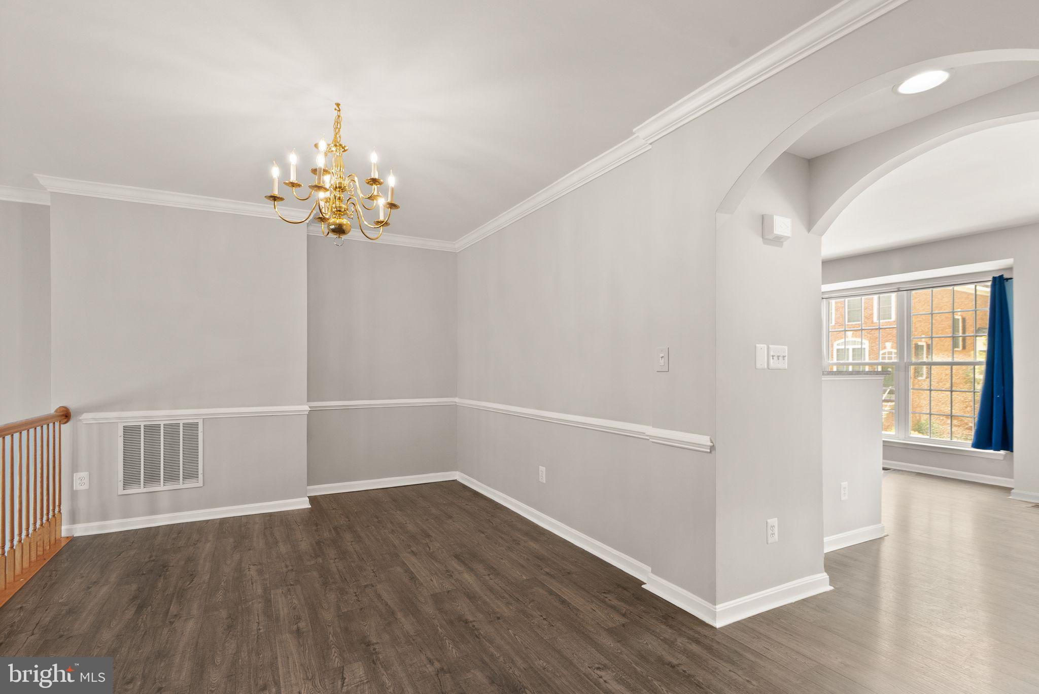 21776 LADYSLIPPER SQUARE