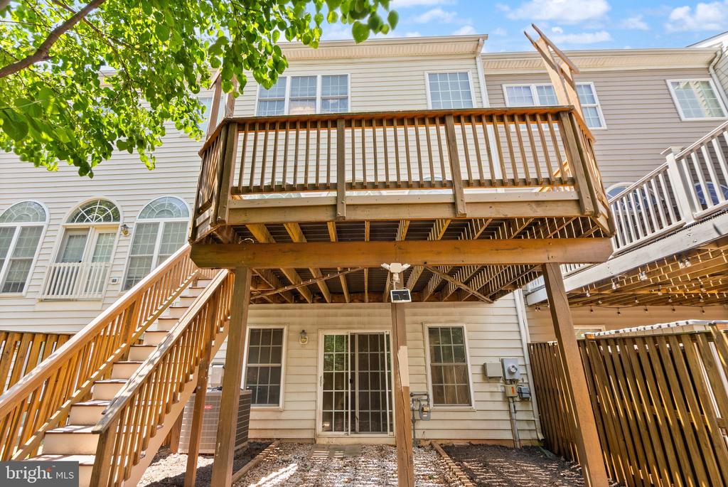 21776 LADYSLIPPER SQUARE