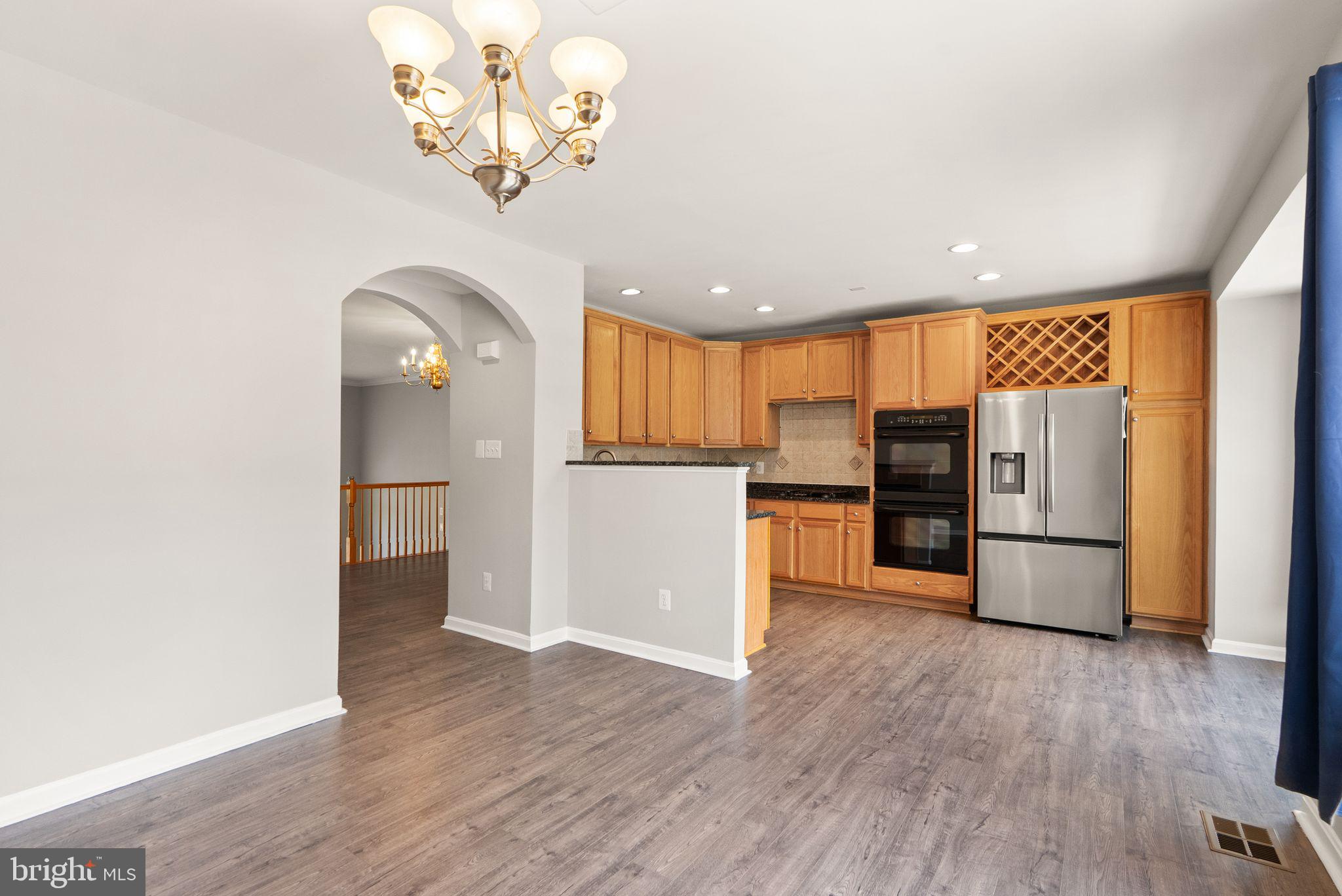 21776 LADYSLIPPER SQUARE