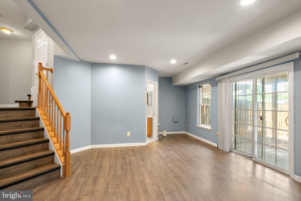 21776 LADYSLIPPER SQUARE