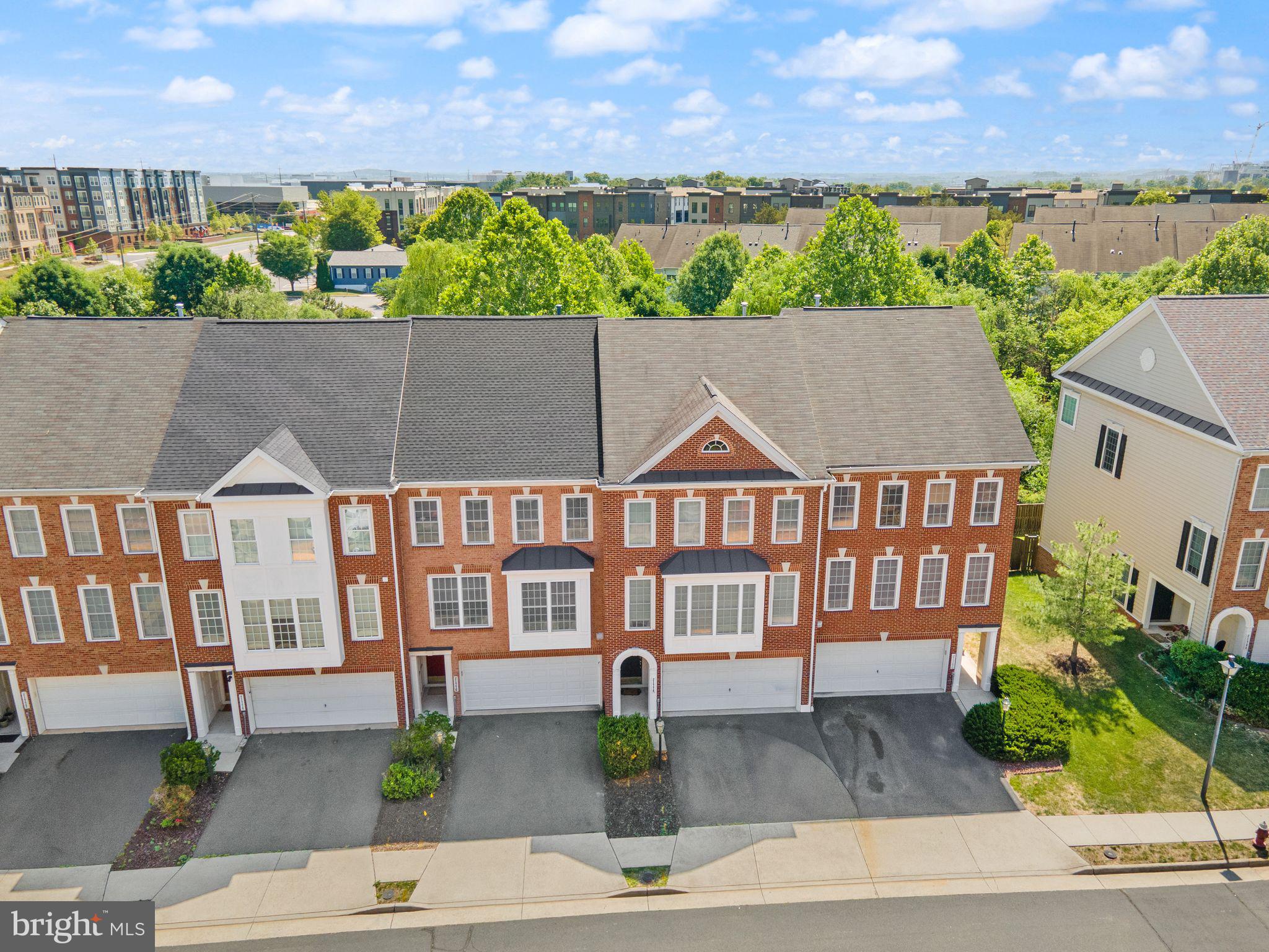 21776 LADYSLIPPER SQUARE