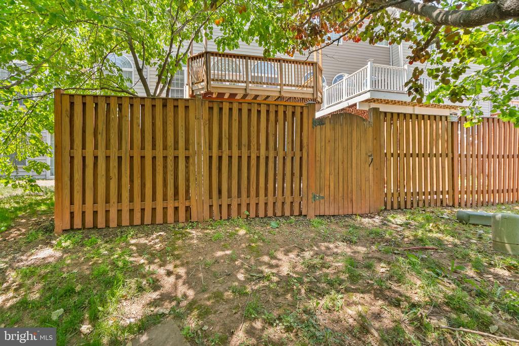 21776 LADYSLIPPER SQUARE