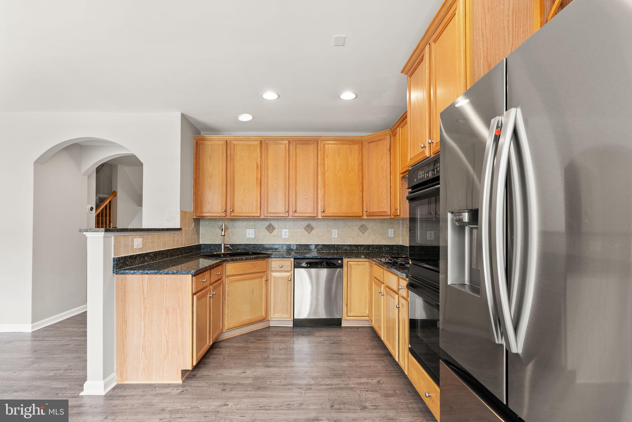 21776 LADYSLIPPER SQUARE