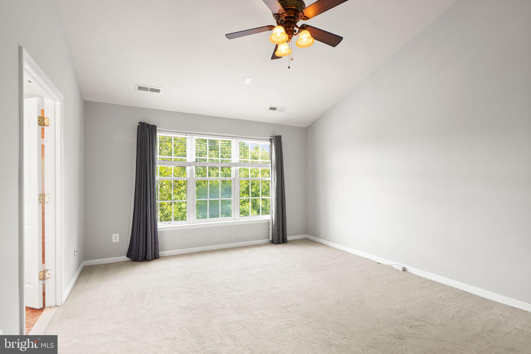 21776 LADYSLIPPER SQUARE