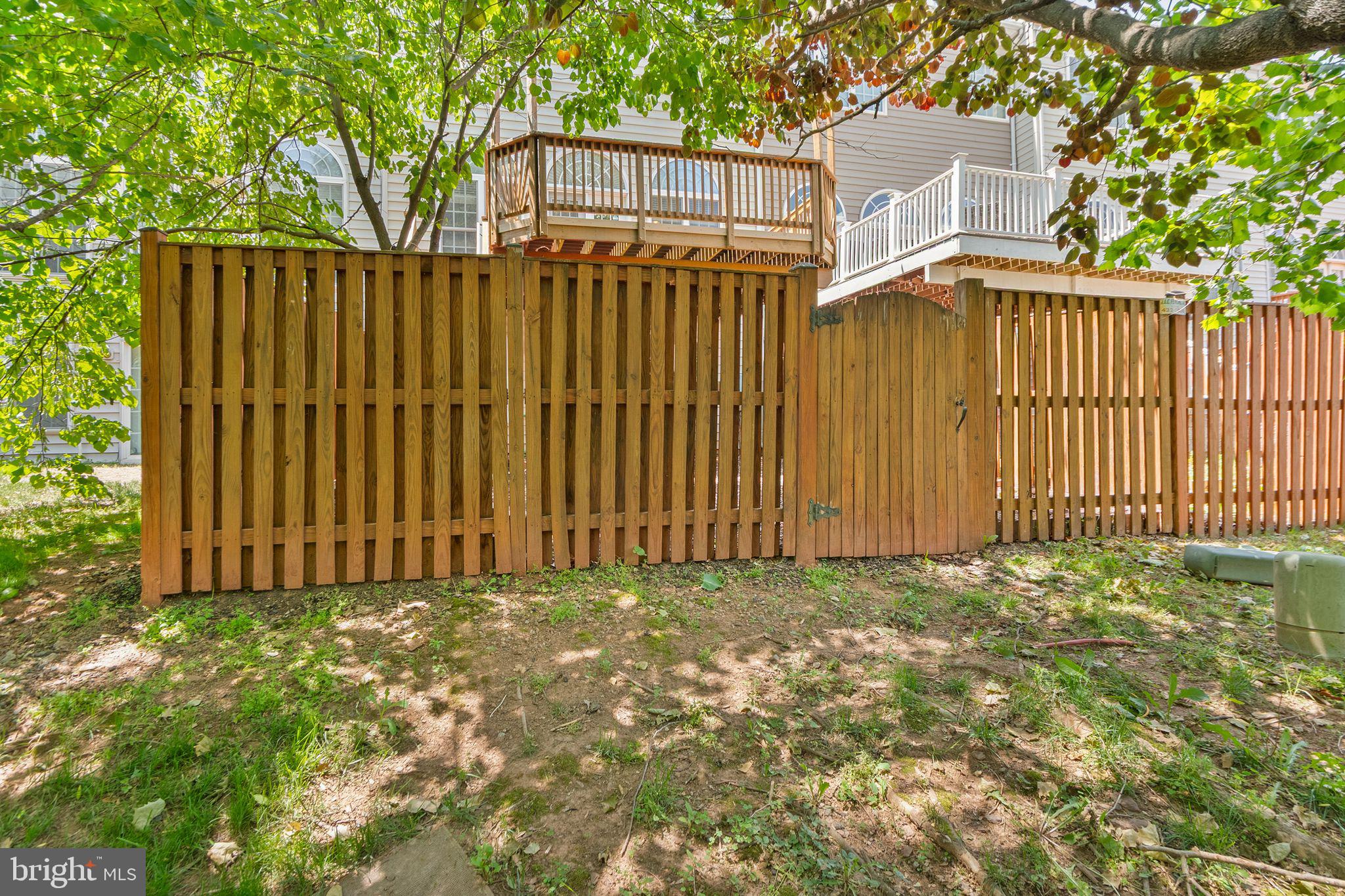 21776 LADYSLIPPER SQUARE