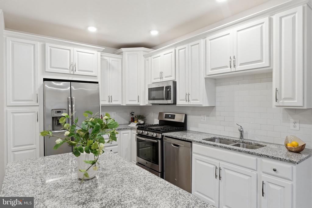 23286 SOUTHDOWN MANOR TERRACE 108