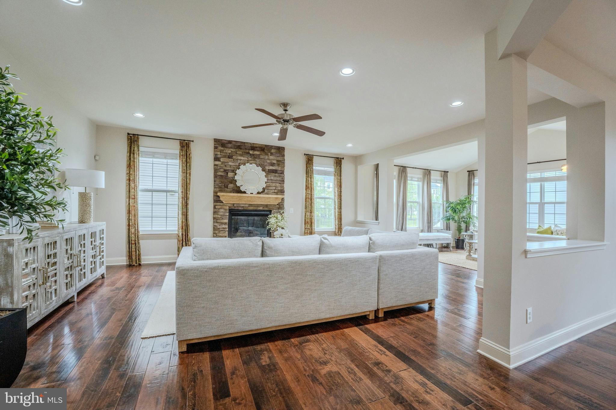 42134 AUTUMN RAIN CIRCLE