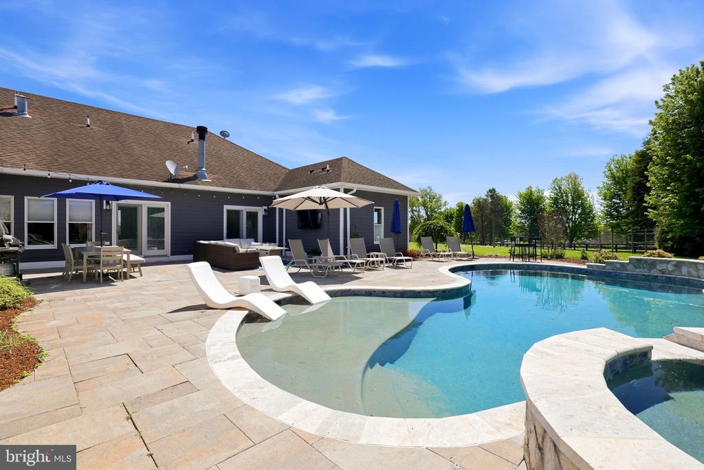 38593 DAYMONT LANE