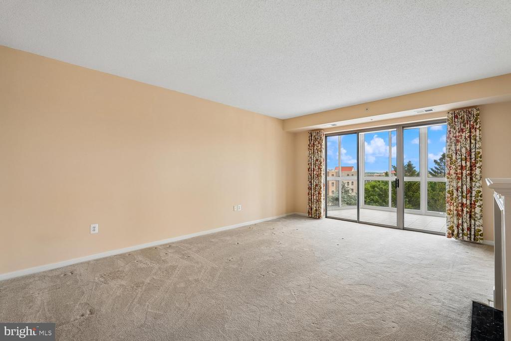 19355 CYPRESS RIDGE TERRACE 206