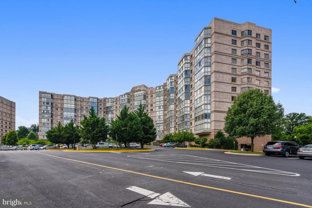 19355 CYPRESS RIDGE TERRACE 206