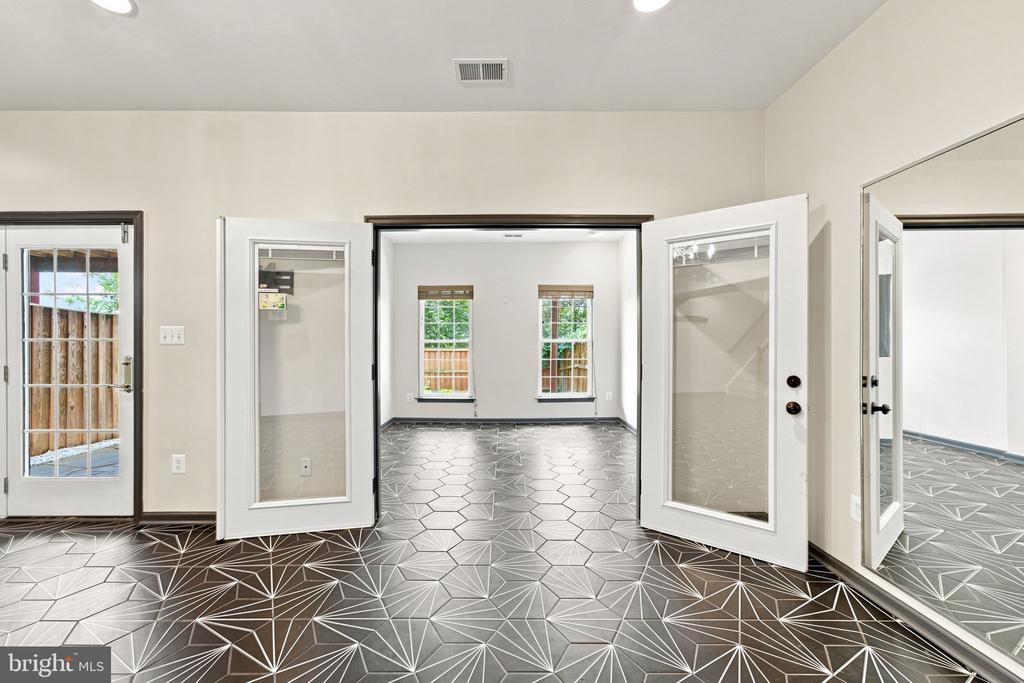 814 MAPLE FLATS TERRACE