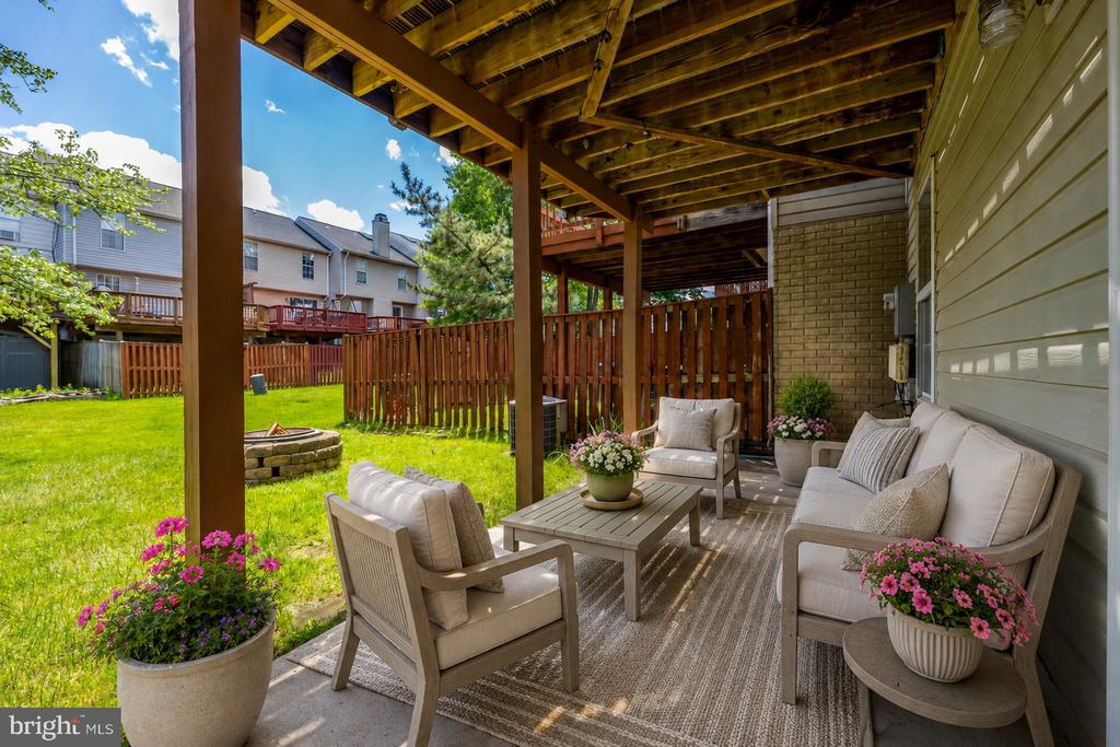 45275 GABLE SQUARE