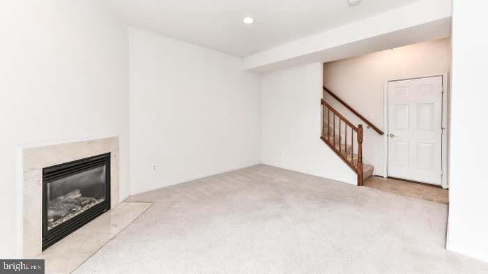 21759 LADYSLIPPER SQUARE