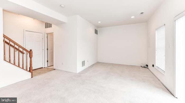 21759 LADYSLIPPER SQUARE