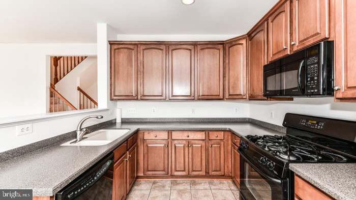 21759 LADYSLIPPER SQUARE