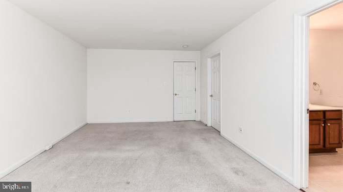 21759 LADYSLIPPER SQUARE