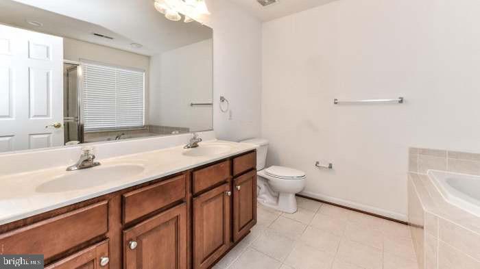 21759 LADYSLIPPER SQUARE