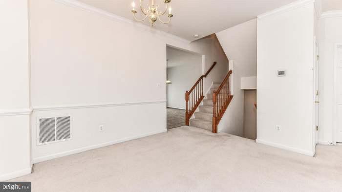 21759 LADYSLIPPER SQUARE