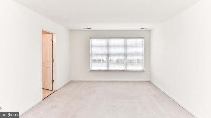 21759 LADYSLIPPER SQUARE